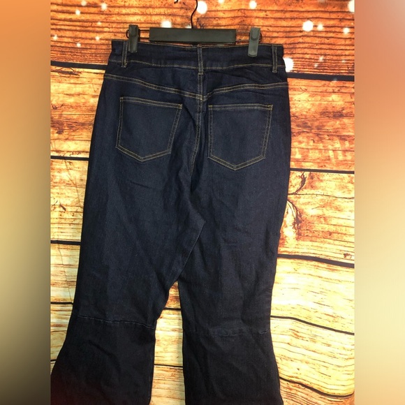 Ruffle Slit Hem Jeans - Picture 11 of 16